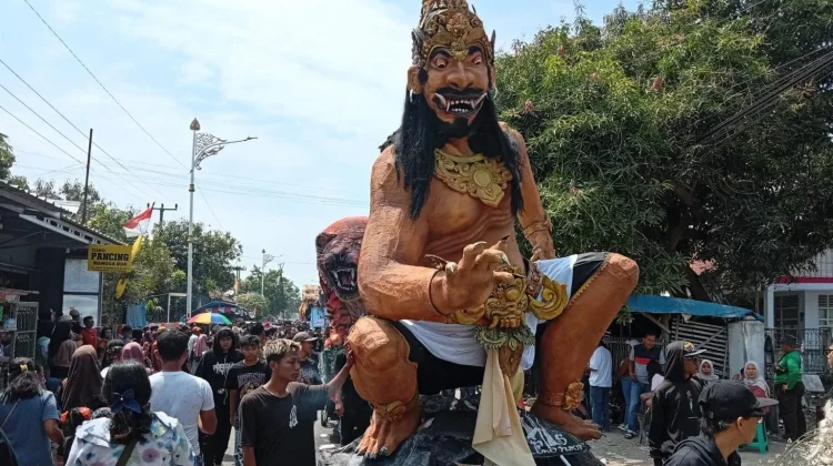 Karnaval Budaya Gegesik Meriah, Ribuan Warga Saksikan Puluhan Ogoh-Ogoh