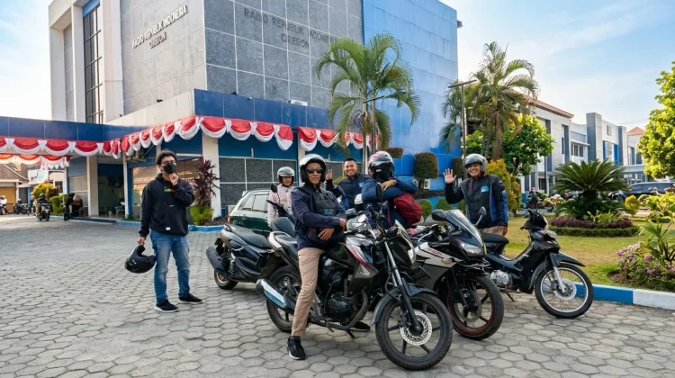 Touring Sepeda Motor Lebih Baik di Siang Hari atau Malam Hari ?