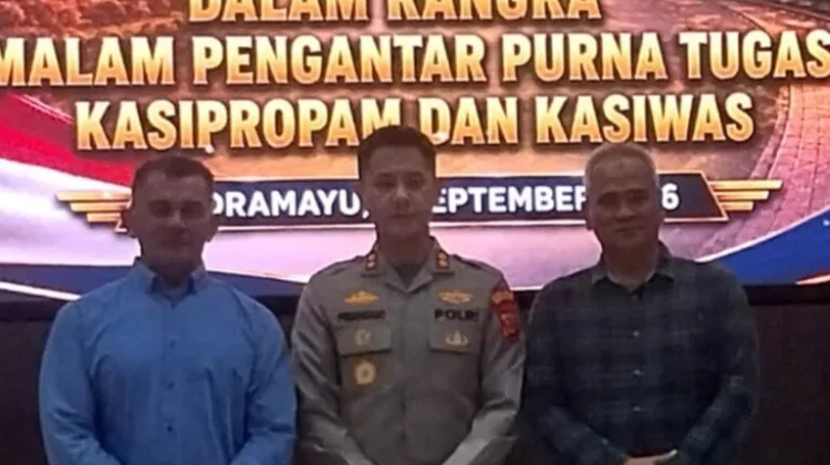 Polres Indramayu Gelar Kehormatan Pengabdian Anggota Purna Tugas