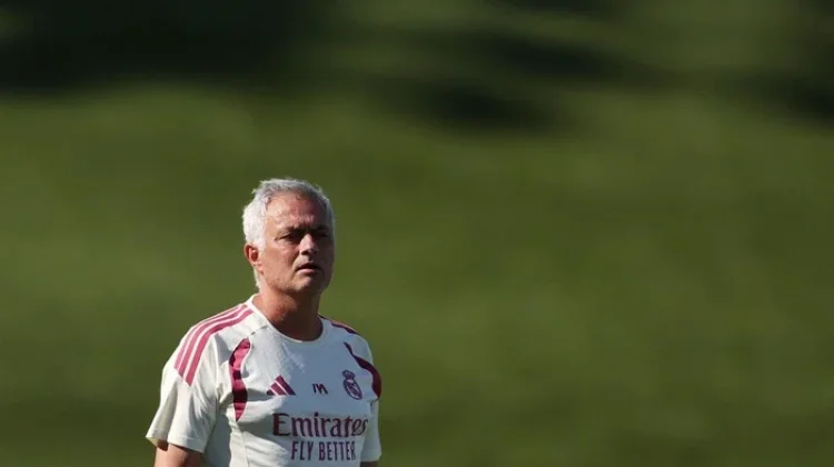 Hasil Liga-Liga Eropa: Mourinho Puas, Enrique Meradang