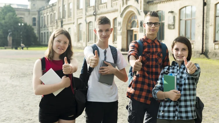 Los Angeles Ikuti Langkah Pembatasan AI bagi Siswa di Sekolah