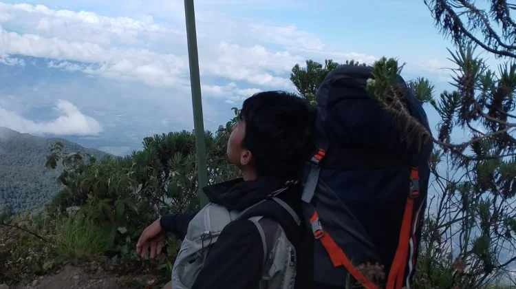 Puncak Ciremai Ditutup, tapi Ada yang Masih Boleh Naik?