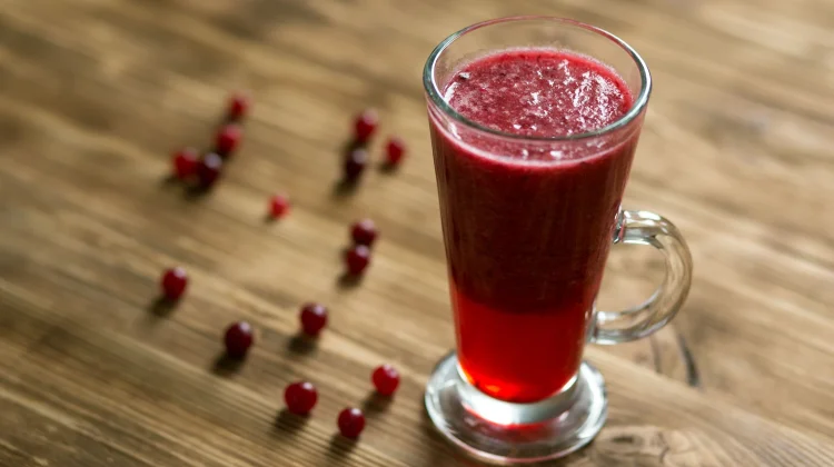 Jus Cranberry, Minuman Asam yang Menarik Perhatian Kesehatan Saluran Kemih