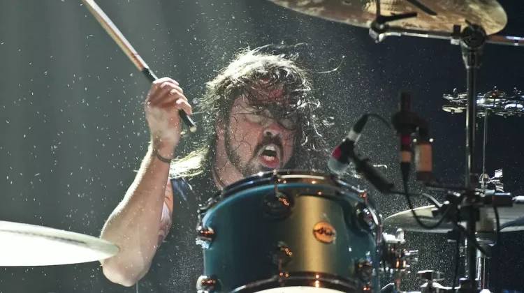 Dave Grohl x Nine Inch Nails: Kolaborasi Eksperimental Penuh Liku