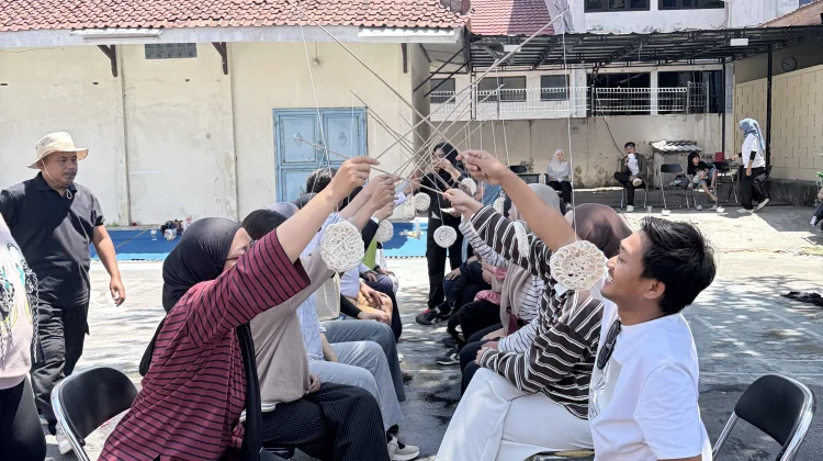 Family Gathering Meriahkan Peringatan Hari Bakti RRI ke-81 di RRI Cirebon