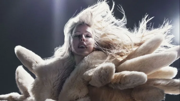 Ellie Goulding Rilis Album Keenam “I Know Too Much”, Lebih Jujur dengan Sentuhan Humor