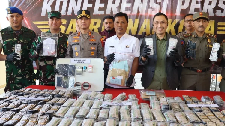 Polres Cirebon Kota Sita 445.741 Tramadol dan 4.123 Botol Miras dalam Operasi Pekat