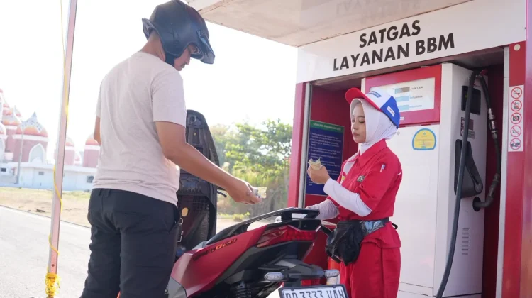 Antrean BBM di Makassar Landai usai SPBU Modular Ditempatkan