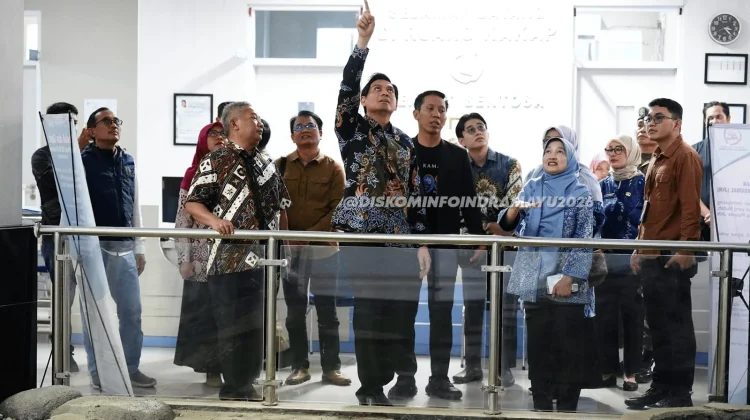 Bupati Indramayu Lucky Hakim Kunjungi RSUD MA Sentot Patrol