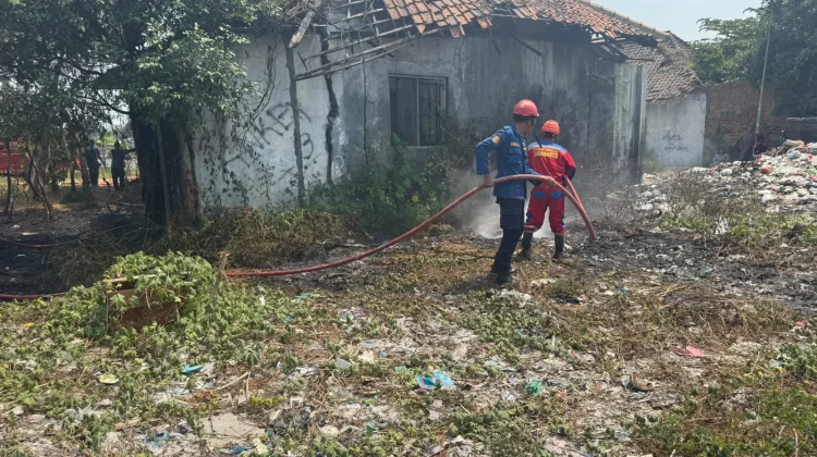 Rumah Kosong di Kroya Indramayu Terbakar akibat Ulah ODGJ