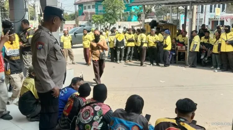 Polsek Kedawung Amankan Aksi Ojol Maxim di Kota Cirebon