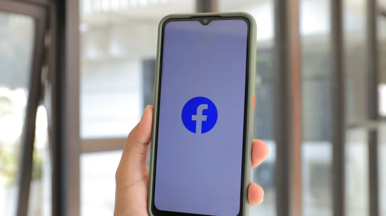 Perjalanan Panjang Revolusi Sosial Bernama Facebook