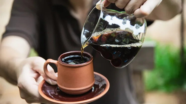 Detoks Kafein: Perlukah Berhenti Minum Kopi?
