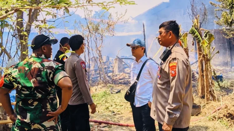 Polsek Gunung Jati Cirebon & Stakeholder Bantu Tangani Kebakaran Kandang Kambing