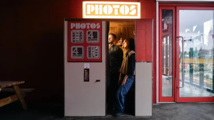 Photobooth Sebagai Sarana Mengabadikan Momen Kebersamaan