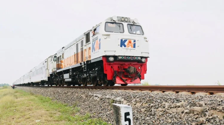 KAI Daop 3 Cirebon Hadirkan Promo Tiket 81 Persen pada HUT Ke-81 KAI