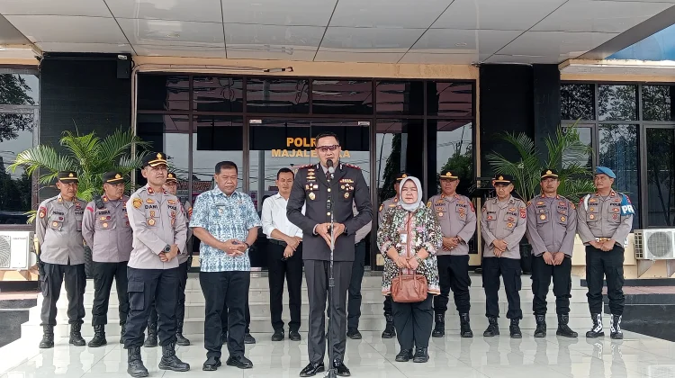Atasi Kemarau, Pemkab-Polres Majalengka Salurkan 50 Tangki Air