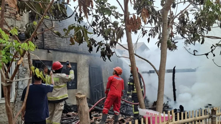 Rumah di Haurgelis Indramayu Terbakar, Kerugian 25 Juta