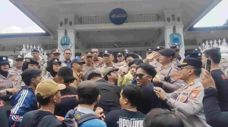 Kericuhan Warnai Aksi Tolak Geothermal di Kuningan