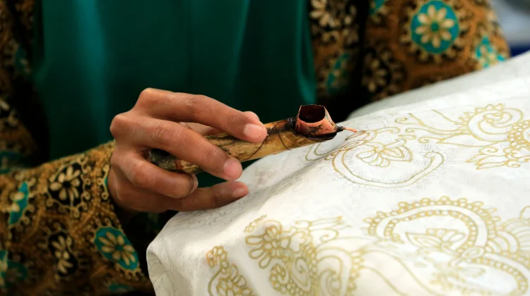 Perajin Batik Cirebon Terus Berinovasi di Tengah Tantangan Ekonomi