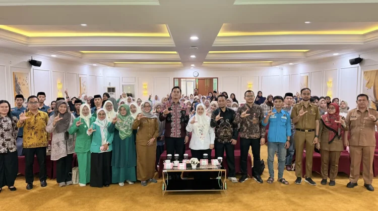 Fatayat NU dan OJK Cirebon Edukasi Keuangan Digital Bagi Santri - RRI.co.id