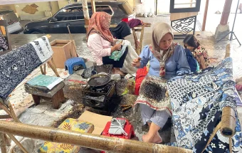 Hari Batik Nasional, Merawat Batik sebagai Warisan yang Terus Berkembang