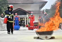 Adu Ketangkasan Padamkan Api, Meriahkan Bulan K3 di Kilang Balongan*