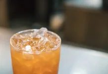 Bolehkah Langsung Minum Es Teh Manis saat Berbuka?