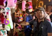 Produksi Rumahan Barongsai Mini Laris di Cap Go Meh
