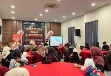 Bukber Warga Plumbon Indramayu, Suasana Ramadan Terasa Hangat