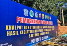 Polresta Cirebon Musnahkan Ribuan Botol Miras dan Knalpot Nonstandar