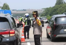 Diantara Asap dan Gema Takbir,  Kapolres Majalengka Menjaga Ribuan Perjalanan