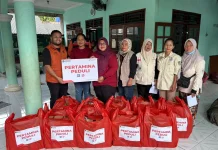 Pertamina Patra Niaga RJBB Salurkan Bantuan di Posko Pengungsian SPBE Cimuning