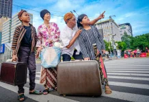 Liburan tanpa Uang Tunai: Praktis tapi Bikin Boros