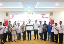 OJK Cirebon Terima Dua Penghargaan dari PWI dan APPSI