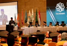 Wisuda STIKes KHAS Kempek, Menag Ingatkan Peran Kemanusiaan Tenaga Medis