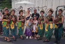 Tari Kendi Kawin Cai Kuningan Meriahkan Kirab Budaya Cirebon