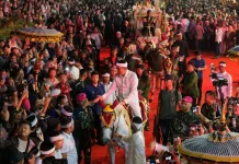 Kirab Mahkota Binokasih Teguhkan Cirebon sebagai Kota Budaya dan Pluralisme