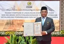 Program EBT Desa Energi Antar Manager CSR Balongan Raih Satyalancana
