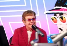 Elton John Selesaikan Album Baru yang Berbeda & Penuh Kebahagiaan