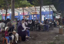 Panggung Rakyat Taman Parkir Sumber Dorong  Aktivitas UMKM Kuliner Malam Cirebon