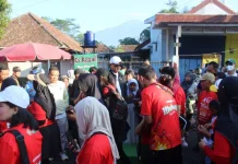 Melepas Fun Walk, Bupati Kuningan Hadirkan Layanan Administrasi Gratis
