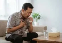 Dada Sakit Sebelah Kiri saat Batuk Berdahak? Ini Penyebabnya