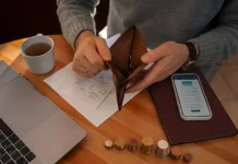 Financial Trauma : Penyebab dan Tanda - Tandanya