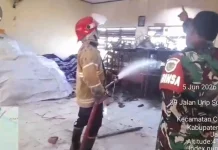 Ruang Kelas SMAN 1 Ciwaringin Cirebon Terbakar akibat Sampah