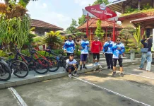Gowes Ekstrem RRI Cirebon: Taklukkan Tanjakan, Tebas Lelah dengan Kebersamaan!