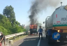 Land Cruiser Terbakar di Tol Palikanci Cirebon