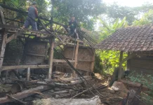 Semangat Silih Asah, Silih Asih, Silih Asuh Warnai Pembongkaran Rumah Warga.