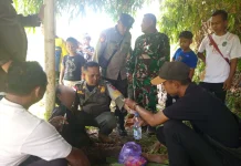 Sinergitas TNI-Polri Evakuasi Wanita Depresi di Sungai Ciburuy Majalengka