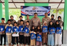 Polantas Menyapa, Satlantas Polres Cirebon Kota Berbagi Kasih ke Anak Yatim